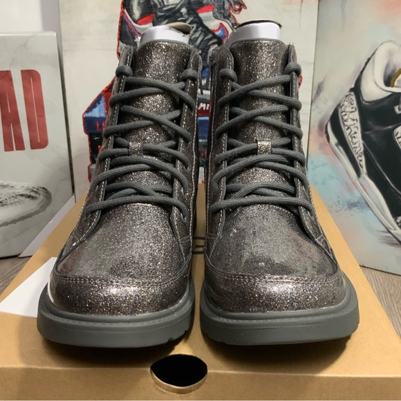 New Ugg Kids Girls Robley Silver/Charcoal Glitter Combat Boots  - US size 6/7.5W - Picture 3 of 11